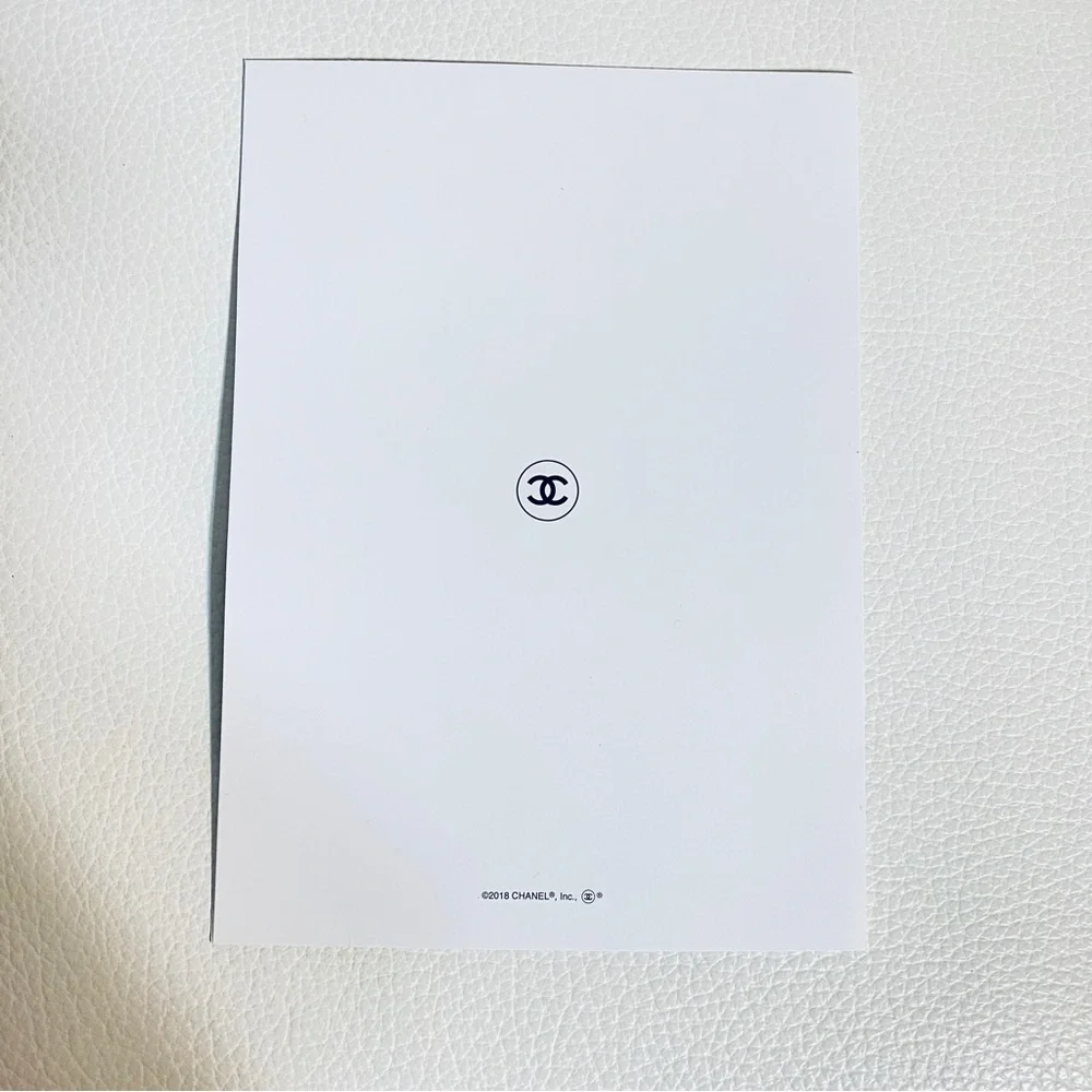 Chanel Perfection Lumiere Velvet foundation Sample
